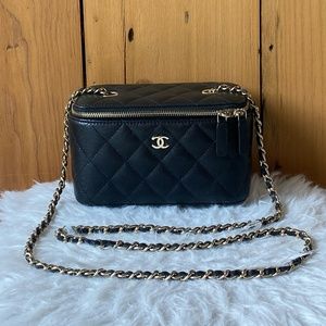 CHANEL Caviar Quilted Small Vanity Case with Chain Black